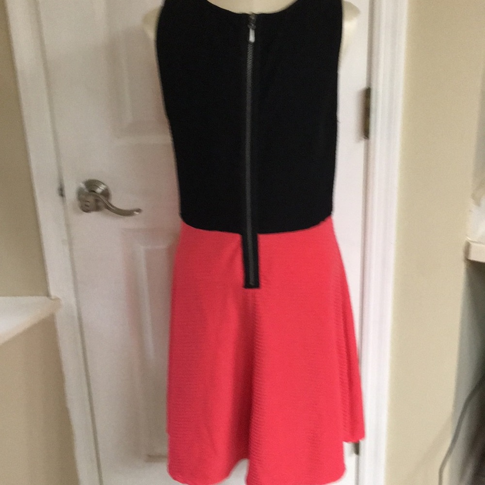 Dress - Picture 3 of 4